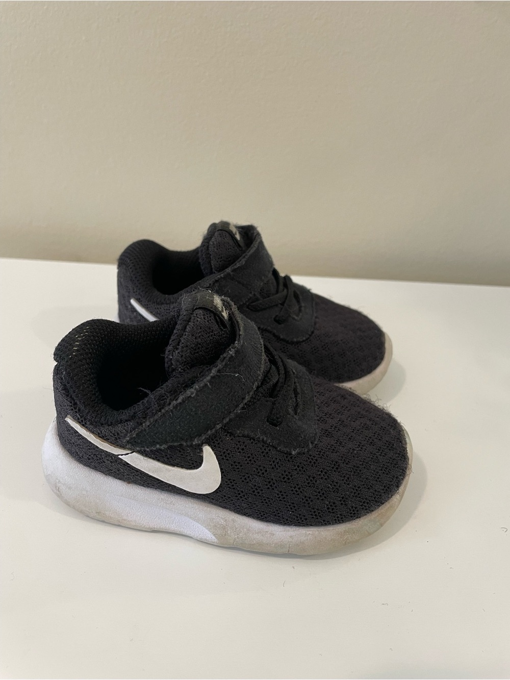 Nike Baby Size 4 Black and White Velcro Sneakers